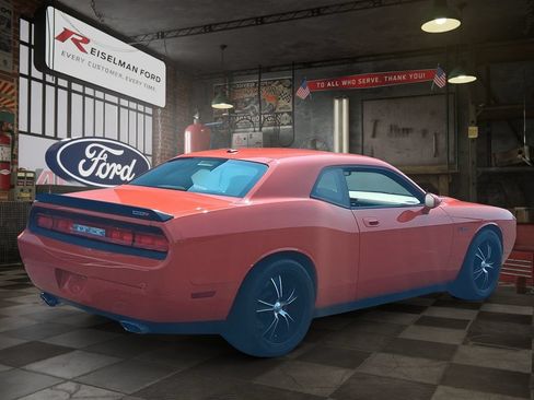 Used 2009 Dodge Challenger SRT8 w/ SRT Option Group II RWD image 6