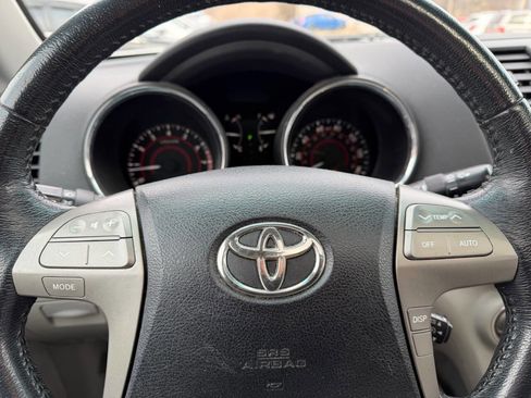 Used 2010 Toyota Highlander SE image 22