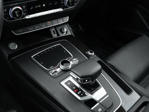Used 2019 Audi Q5 Prestige w/ Prestige Package AWD/4WD image 14