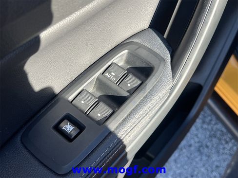 Certified 2022 Ford Ranger Lariat w/ Tremor Off-Road Package image 19