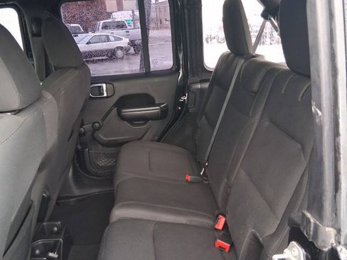 Used 2018 Jeep Wrangler Unlimited Sport AWD/4WD image 12