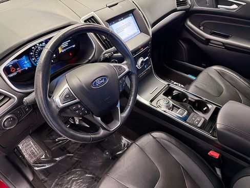 Used 2019 Ford Edge Titanium w/ Equipment Group 301A FWD image 7