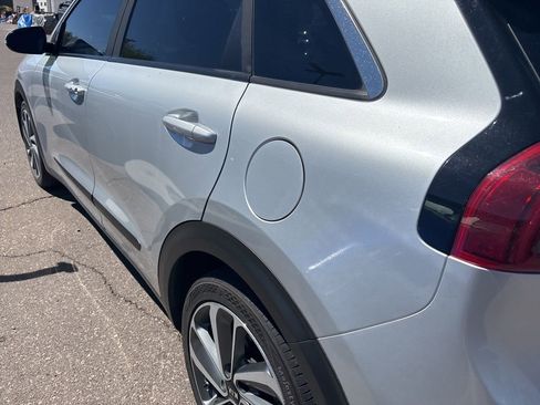 Used 2018 Kia Niro Touring image 23