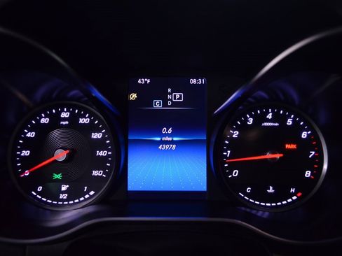 Used 2021 Mercedes-Benz GLC 300 4MATIC image 23