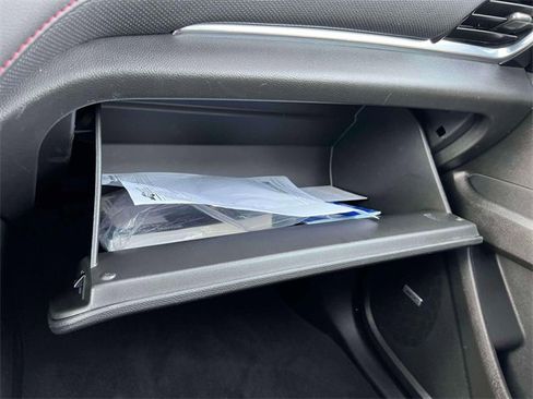 Certified 2023 Chevrolet Traverse RS image 36