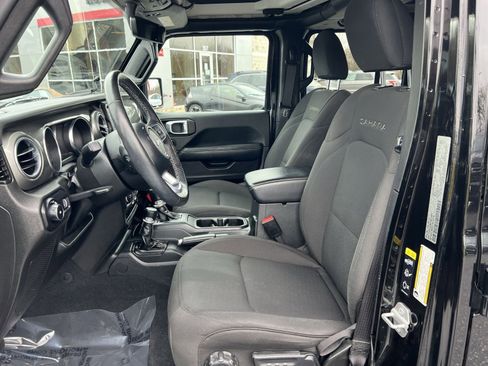 Used 2023 Jeep Wrangler Sahara w/ Cold Weather Group image 13