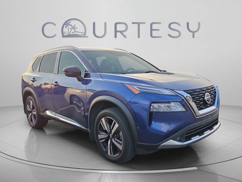 Used 2021 Nissan Rogue Platinum AWD/4WD image 3