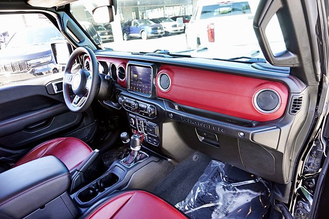 Used 2023 Jeep Wrangler Unlimited Rubicon 4xe AWD/4WD image 17