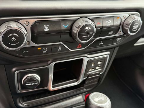 Used 2023 Jeep Wrangler Sport AWD/4WD image 16