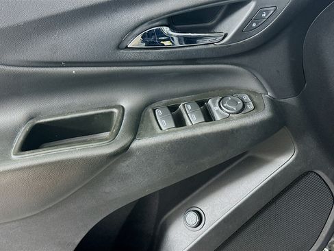 Used 2021 Chevrolet Equinox LT FWD image 15