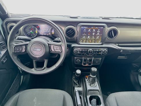 Used 2023 Jeep Wrangler Unlimited w/ Sun & Screen Package AWD/4WD image 15