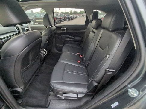 Used 2024 Kia Sorento S w/ Panoramic Sunroof Package AWD/4WD image 12
