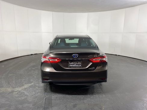 Used 2018 Toyota Camry LE image 7