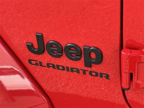 Used 2021 Jeep Gladiator Sport image 29