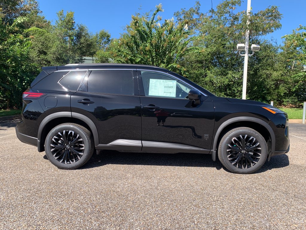 New 2026 Nissan Rogue Dark Armor FWD image 2