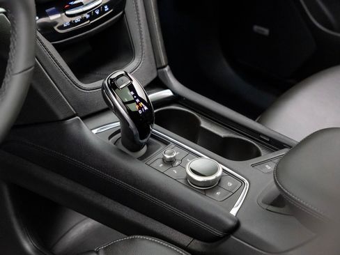 New 2025 Cadillac XT6 Luxury image 15