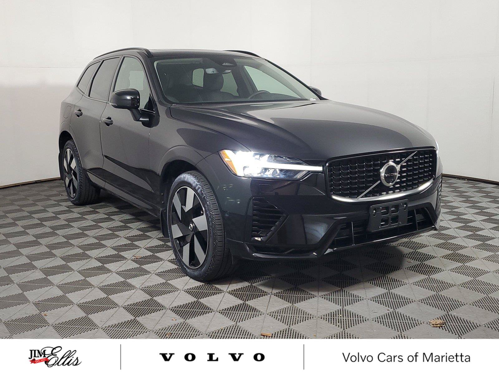Used 2024 Volvo XC60 T8 Plus w/ Protection Package Premier AWD/4WD image 1