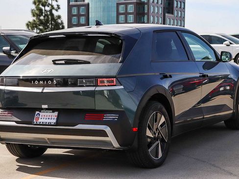 New 2026 Hyundai Ioniq 5 SE image 6