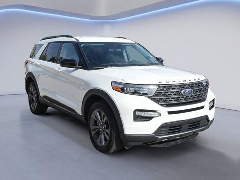Certified 2024 Ford Explorer XLT w/ Equipment Group 202A AWD/4WD image 10