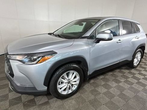 Used 2023 Toyota Corolla Cross LE AWD/4WD image 7