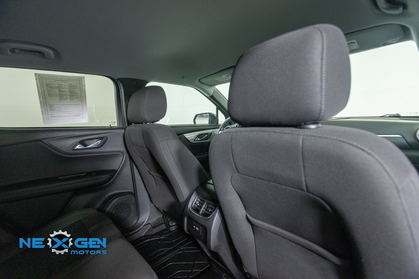 Used 2021 Chevrolet Blazer LT FWD image 36