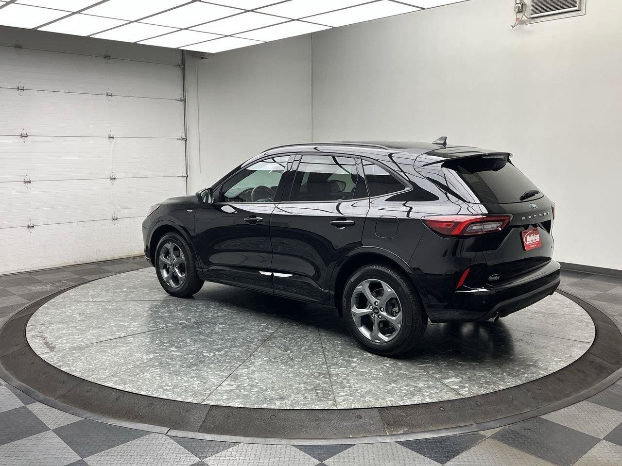Certified 2023 Ford Escape ST-Line w/ Tech Pack #1 AWD/4WD image 31