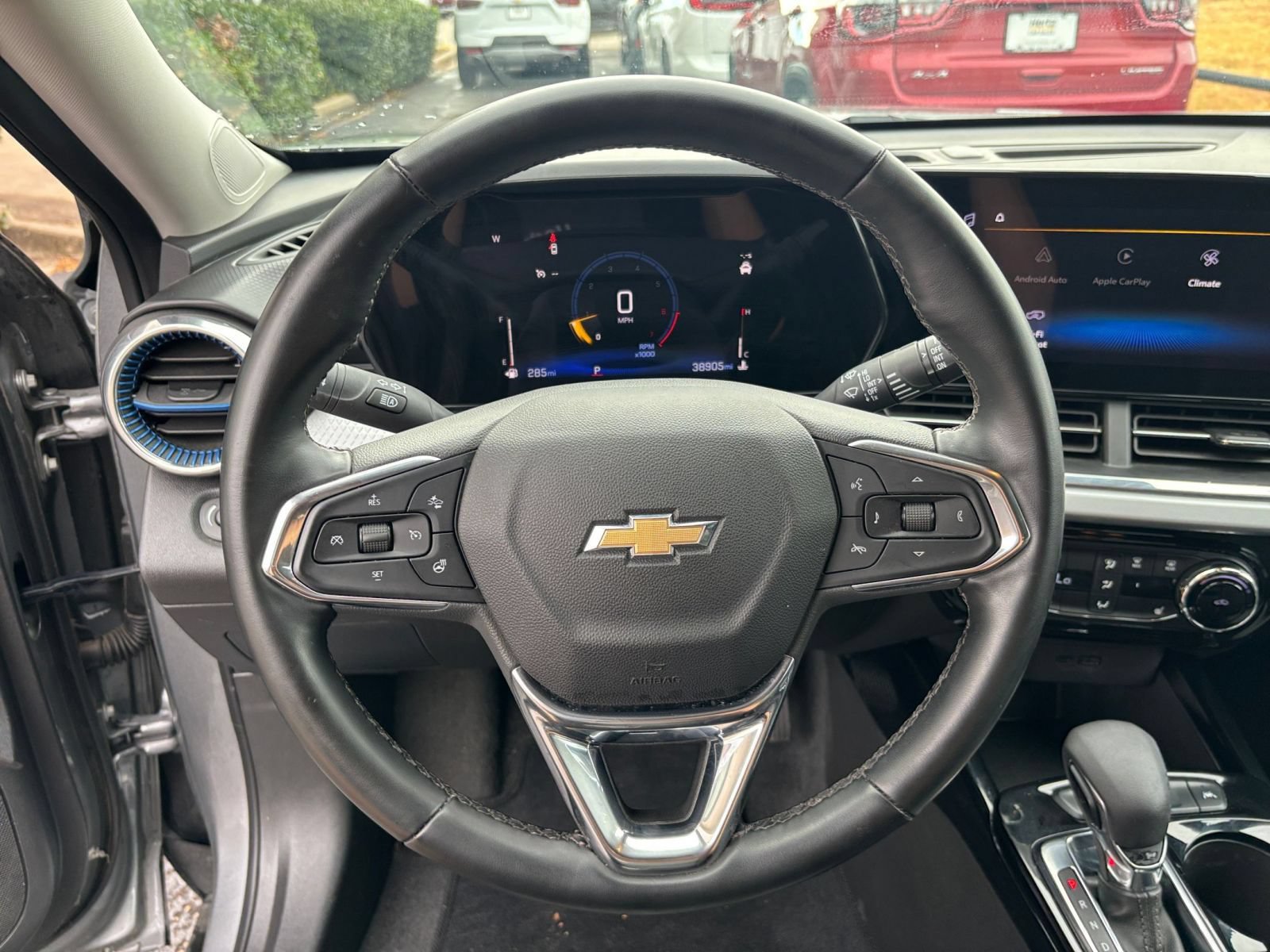 Used 2025 Chevrolet Trax LT w/ LT Convenience Package FWD image 26