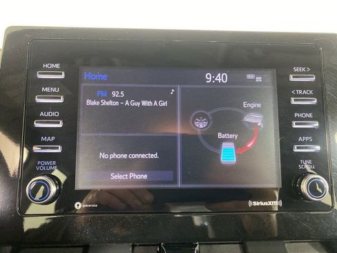 Used 2024 Toyota Camry LE image 4