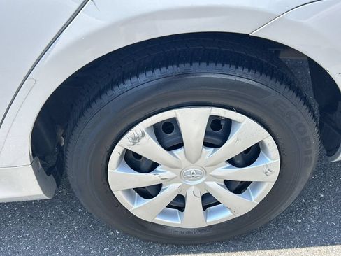 Used 2013 Toyota Corolla L FWD image 11