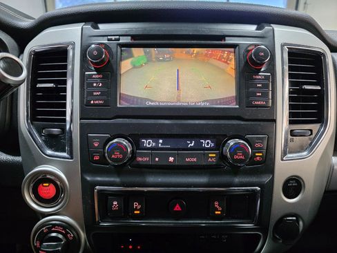 Used 2019 Nissan Titan PRO-4X AWD/4WD image 32