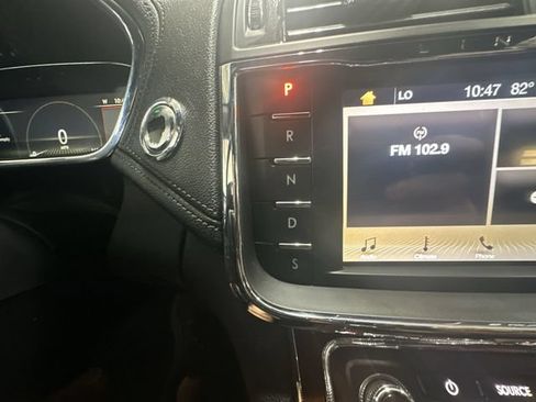 Used 2017 Lincoln Continental Select FWD image 27