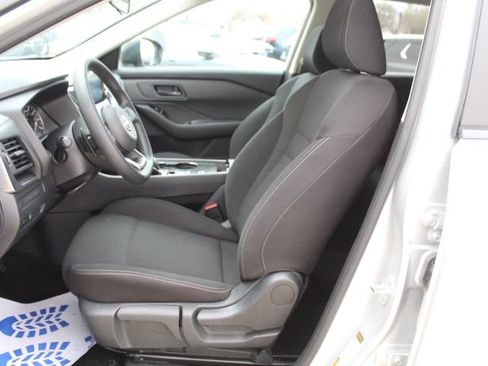 Used 2024 Nissan Rogue S image 27