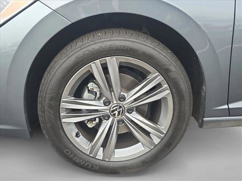 Used 2024 Volkswagen Jetta SE image 22