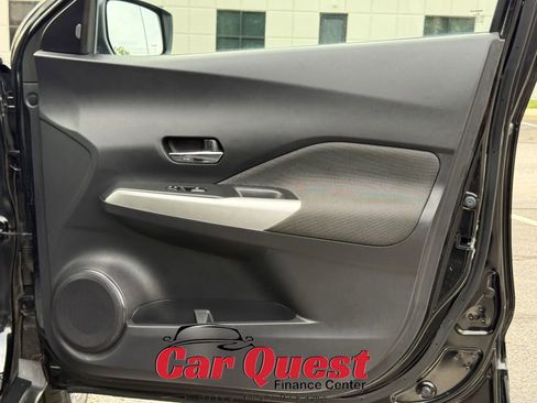Used 2020 Nissan Kicks SV FWD image 18