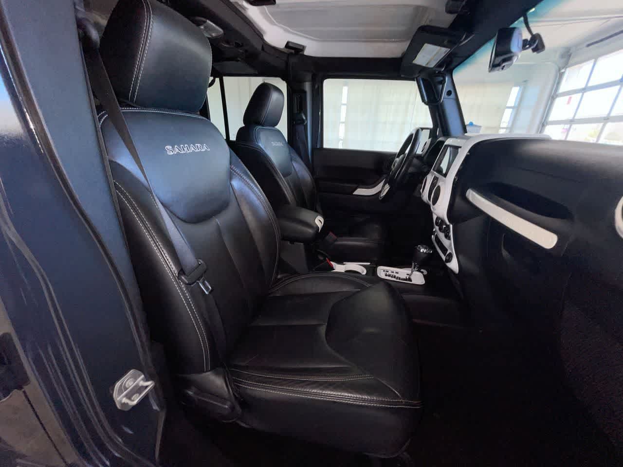 Used 2016 Jeep Wrangler Unlimited Sahara AWD/4WD image 25
