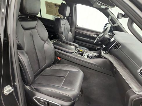 Used 2024 Jeep Wagoneer L Series II w/ Flexible Seating Group image 35