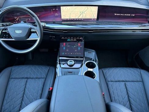 New 2025 Cadillac Escalade IQ Sport 1 w/ LPO, ONYX Package image 13