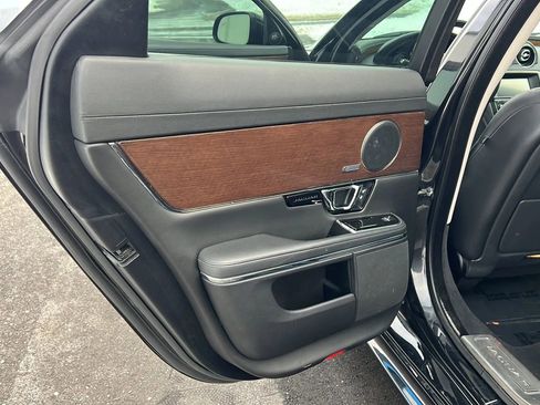Used 2016 Jaguar XJ Supercharged RWD image 9
