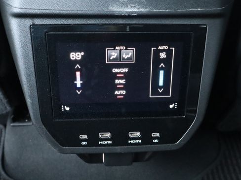 Used 2026 GMC Yukon Denali Ultimate AWD/4WD image 15