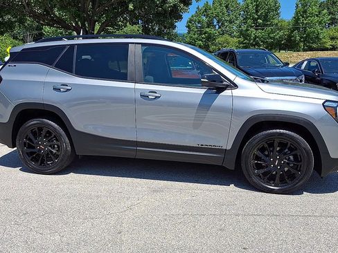 Certified 2023 GMC Terrain SLE w/ Driver Convenience Package AWD/4WD image 2