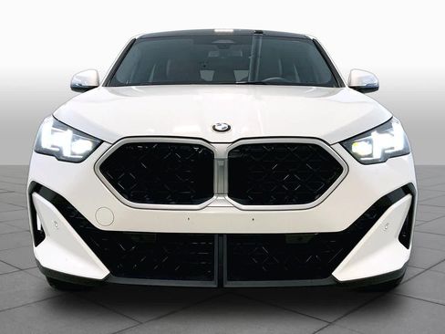 Used 2025 BMW X2 xDrive28i AWD/4WD image 3