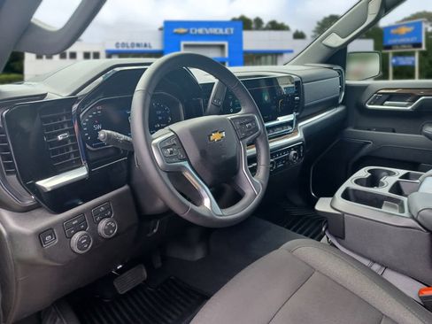 Used 2026 Chevrolet Silverado 1500 LT AWD/4WD image 8