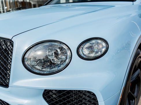 Certified 2025 Bentley Bentayga S Black Edition image 23