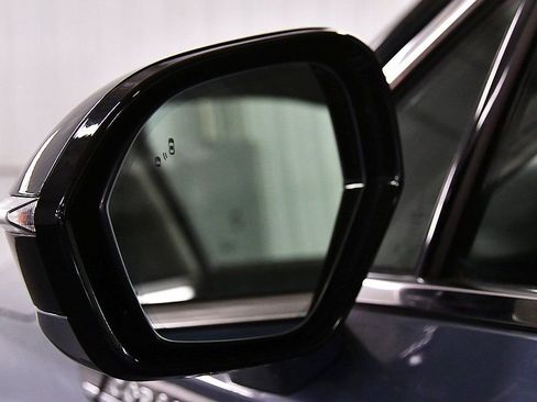 Used 2023 Lincoln Corsair Reserve w/ Equipment Group 202A image 12