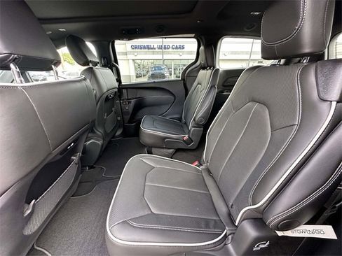 New 2026 Chrysler Pacifica Limited w/ S Appearance Package image 17