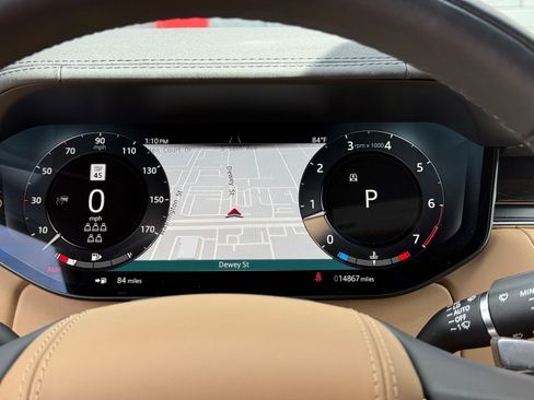 Used 2025 Land Rover Range Rover Long Wheelbase SE image 25