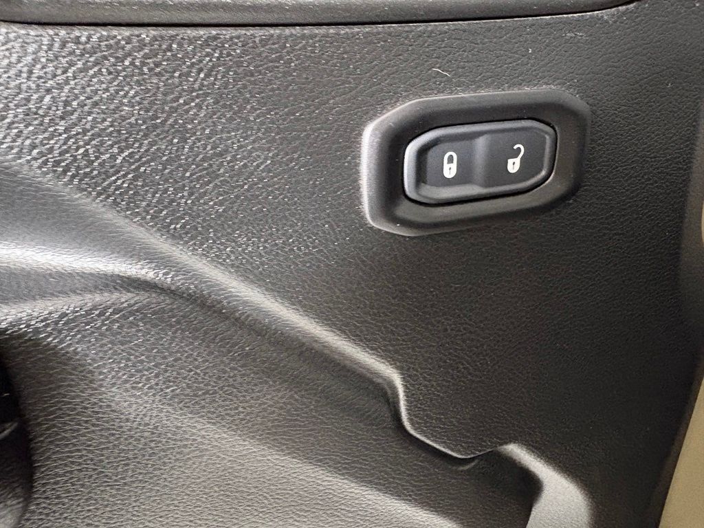 Used 2020 Jeep Gladiator Mojave AWD/4WD image 18