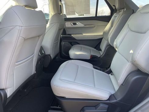 New 2026 Ford Explorer Active w/ Active Comfort Package image 11
