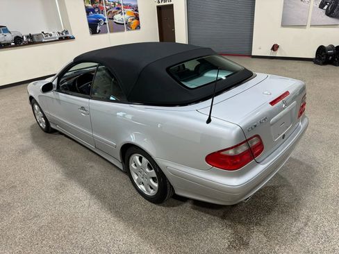 Used 2002 Mercedes-Benz CLK 320 Cabriolet image 17