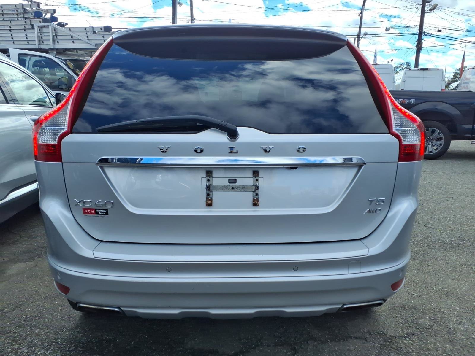 Used 2016 Volvo XC60 T5 Premier w/ Proximity Package AWD/4WD image 5